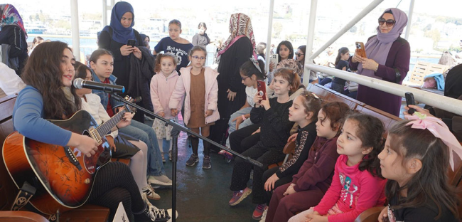 Kız Çocukları Günü Boğaz Turuyla Kutlandı